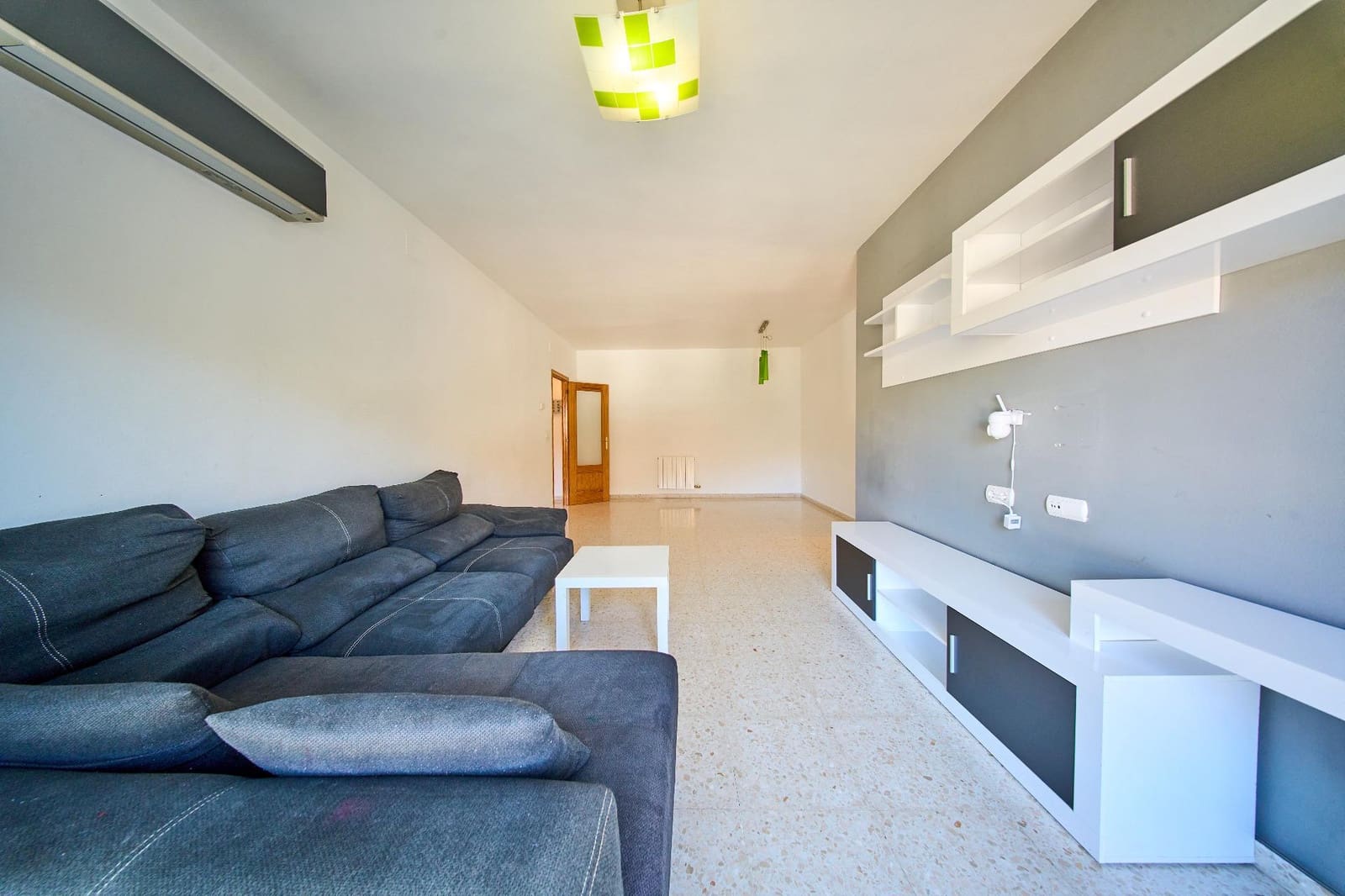 3 bedroom Flat for sale in Granada city with garage - € 245,000 (Ref: 9966791)
