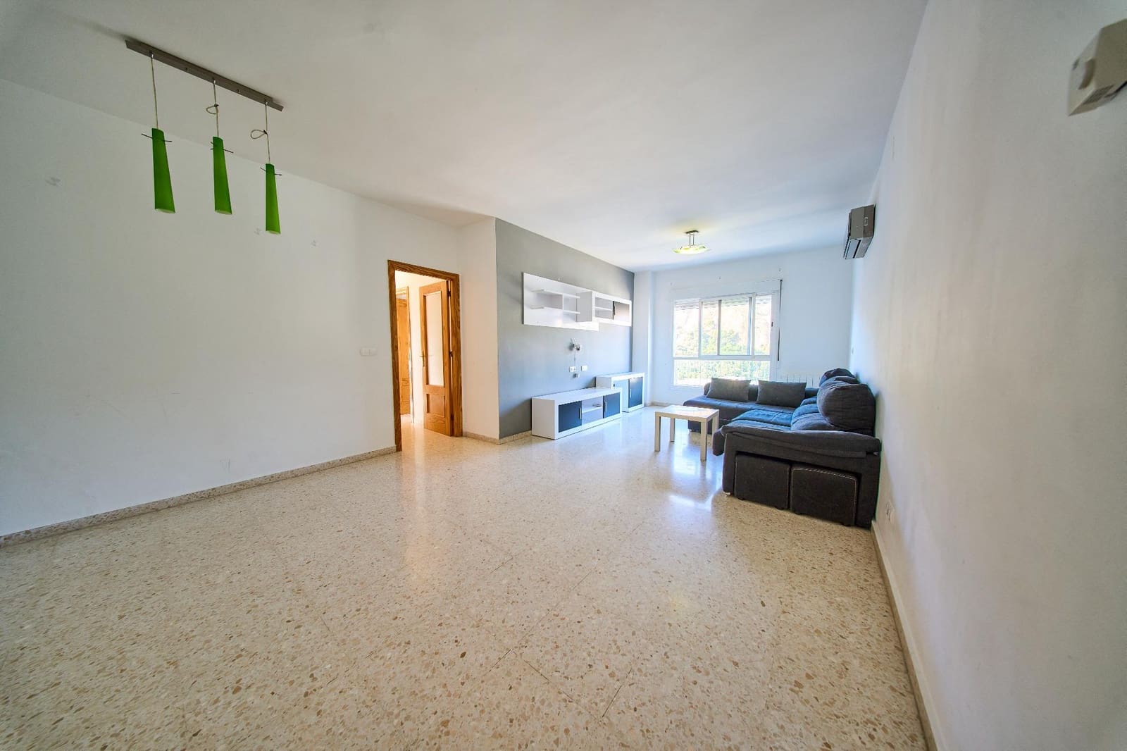 3 bedroom Flat for sale in Granada city with garage - € 245,000 (Ref: 9966791)