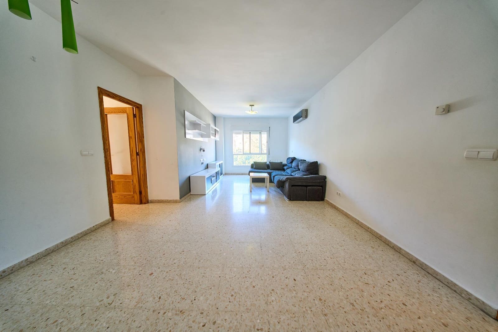 3 bedroom Flat for sale in Granada city with garage - € 245,000 (Ref: 9966791)