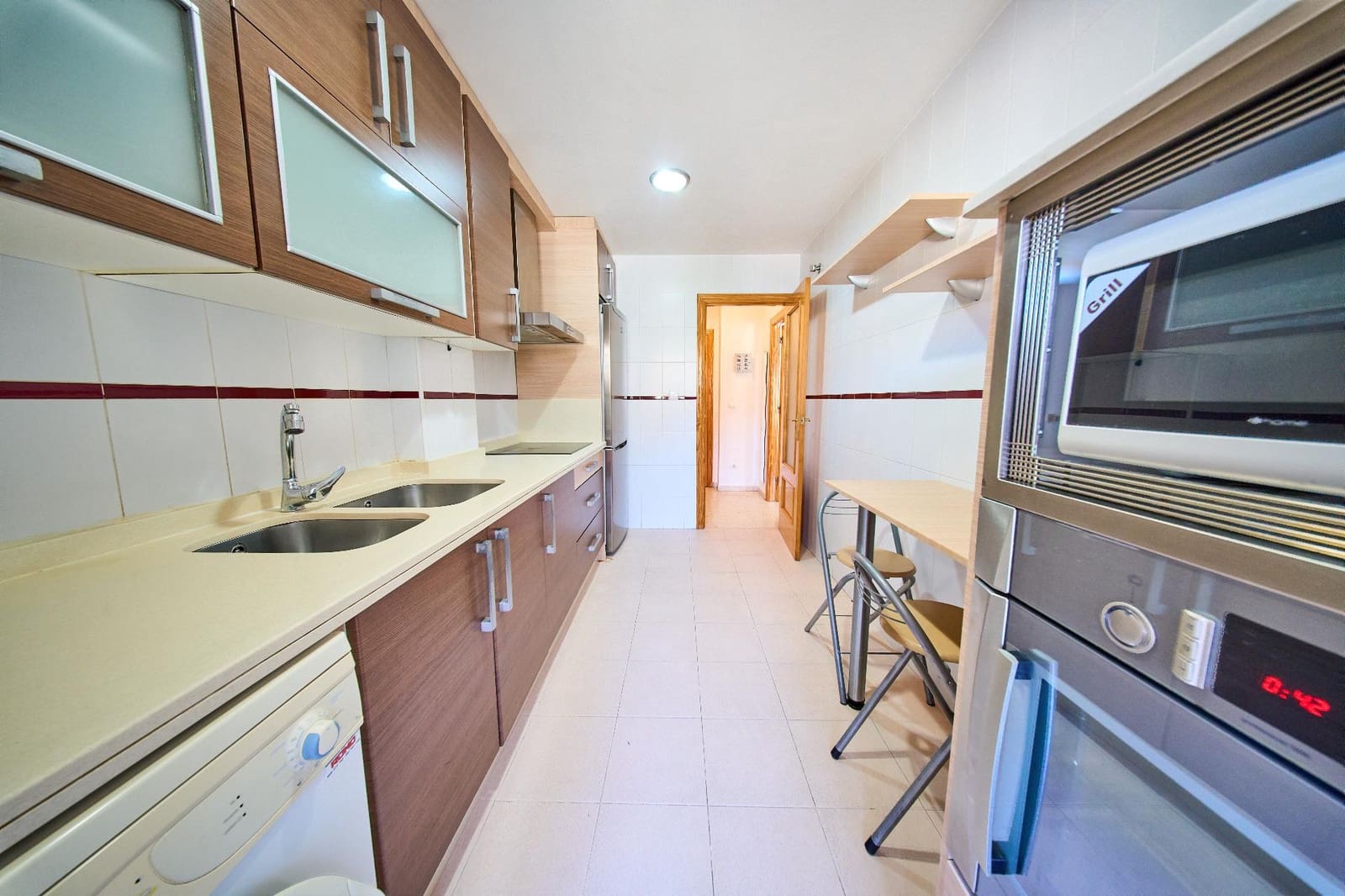 3 bedroom Flat for sale in Granada city with garage - € 245,000 (Ref: 9966791)