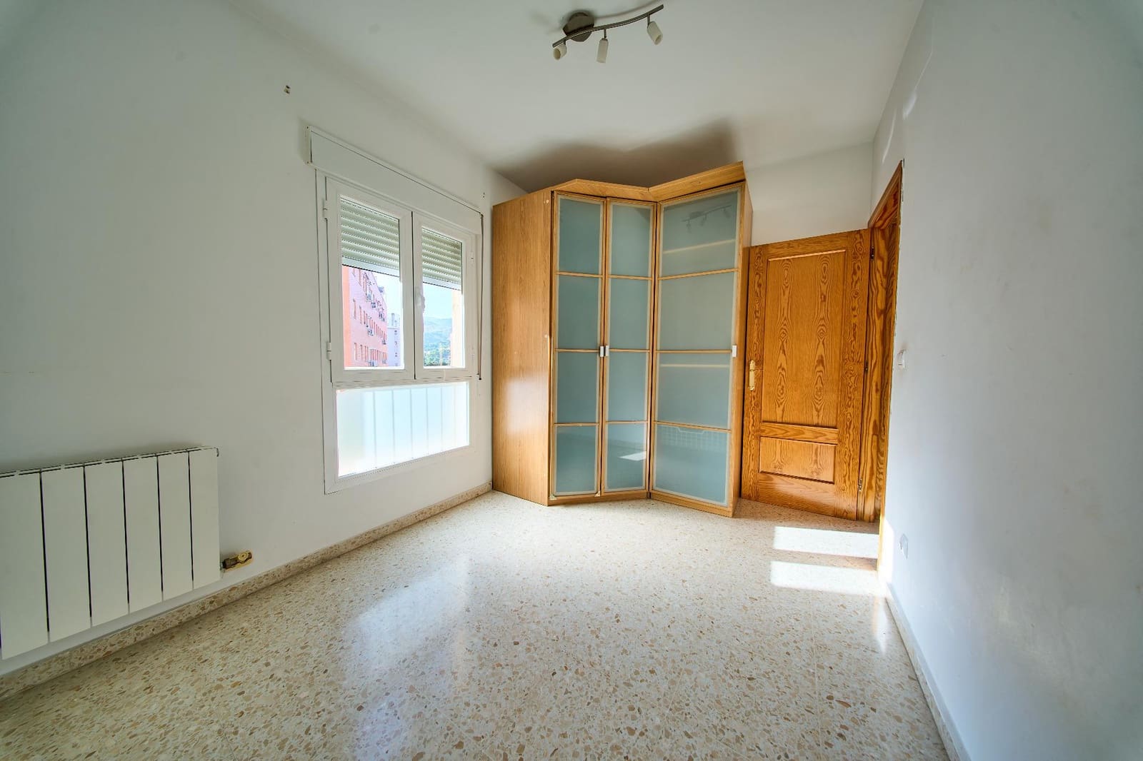 3 bedroom Flat for sale in Granada city with garage - € 245,000 (Ref: 9966791)