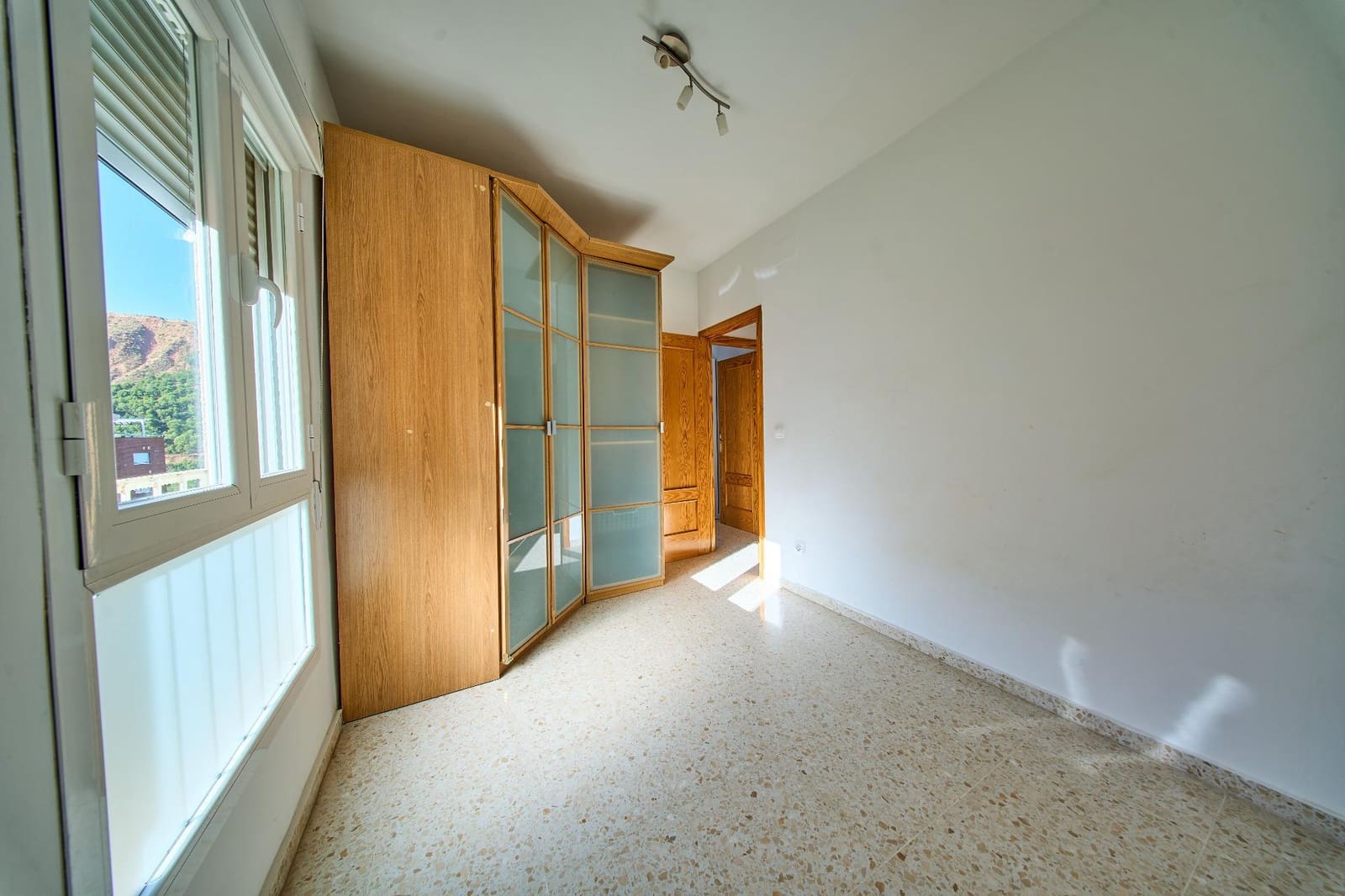 3 bedroom Flat for sale in Granada city with garage - € 245,000 (Ref: 9966791)