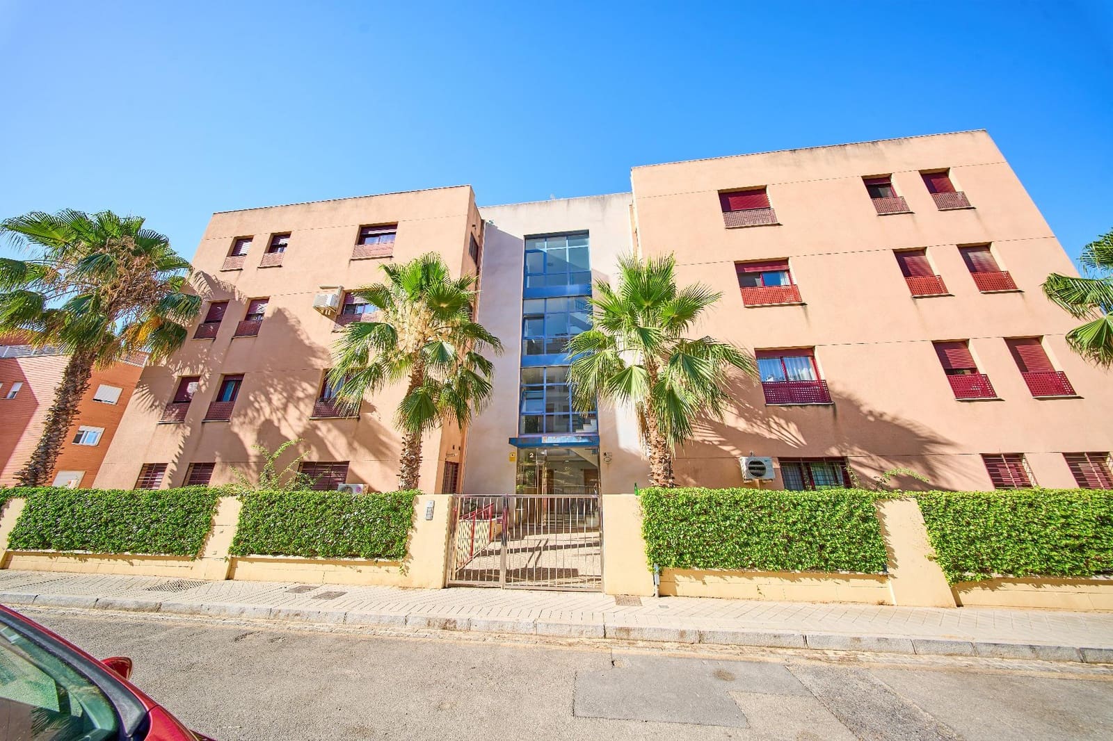3 bedroom Flat for sale in Granada city with garage - € 245,000 (Ref: 9966791)