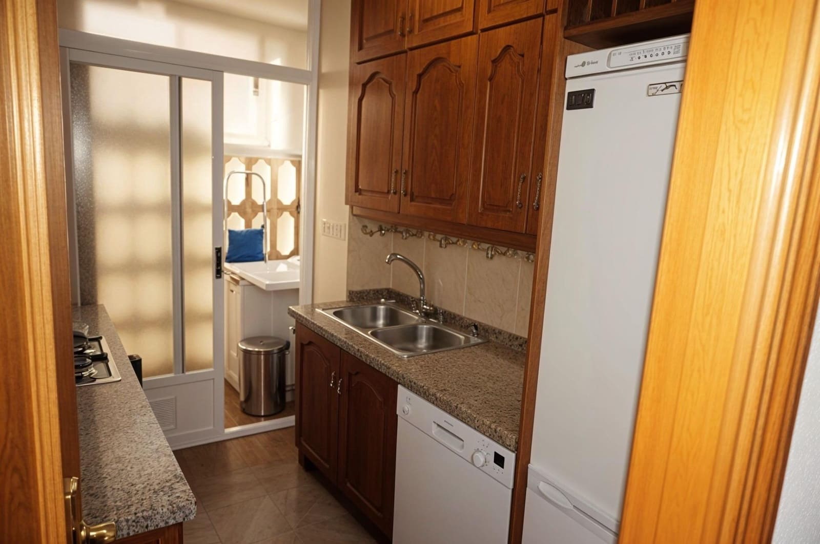 3 bedroom Flat for rent in Granada city - € 800 (Ref: 9967852)