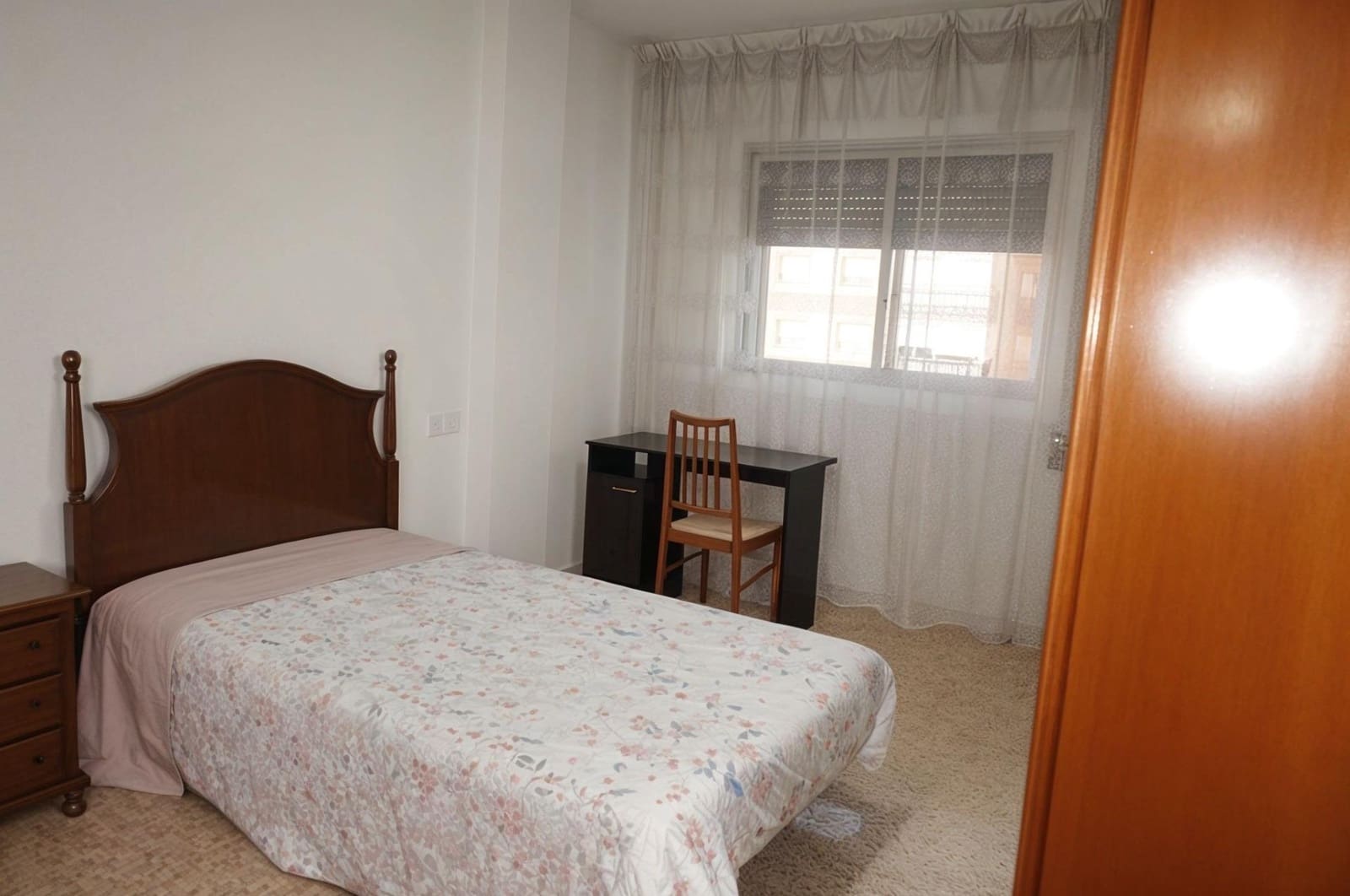 3 bedroom Flat for rent in Granada city - € 800 (Ref: 9967852)