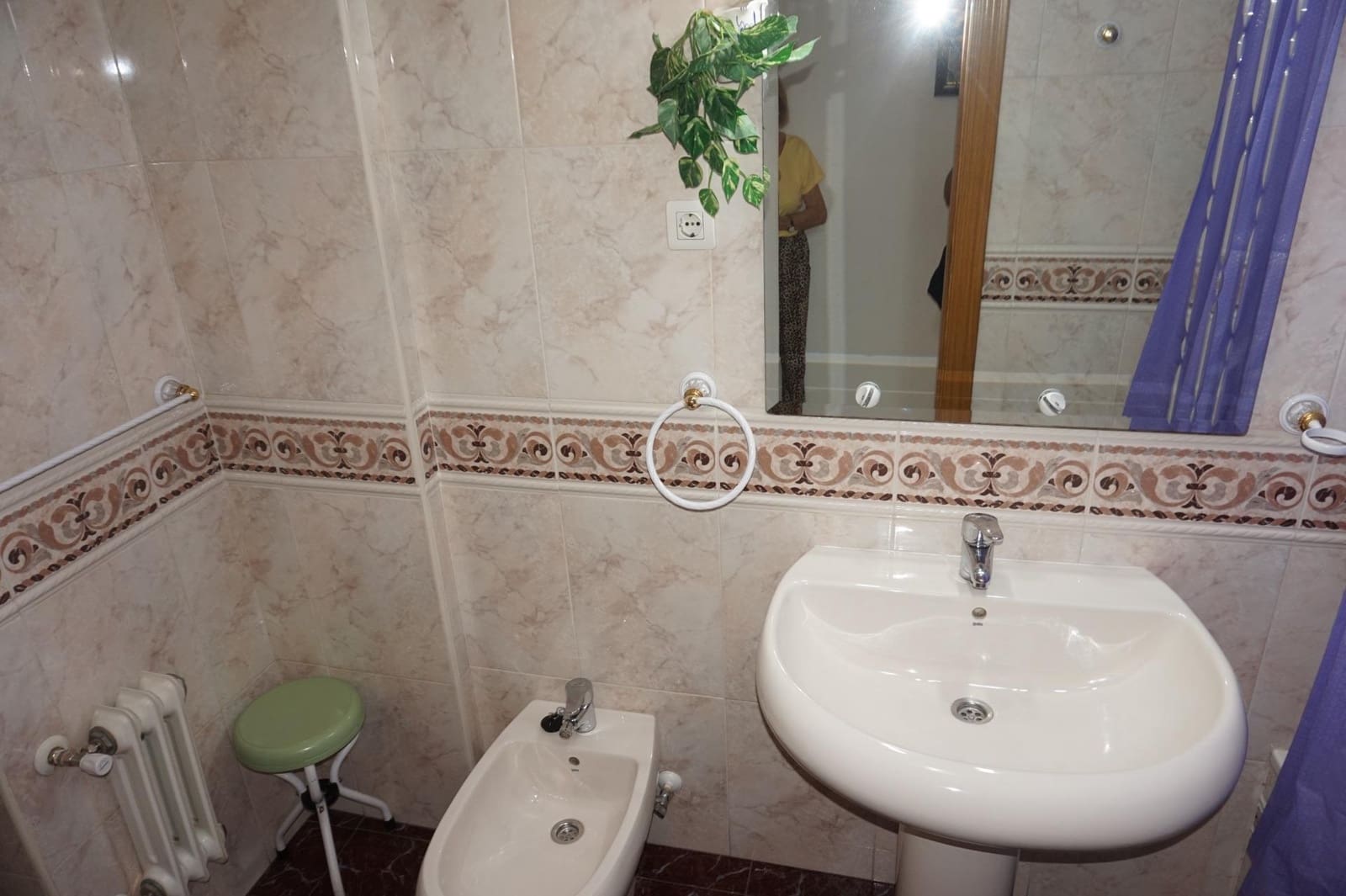 3 bedroom Flat for rent in Granada city - € 800 (Ref: 9967852)