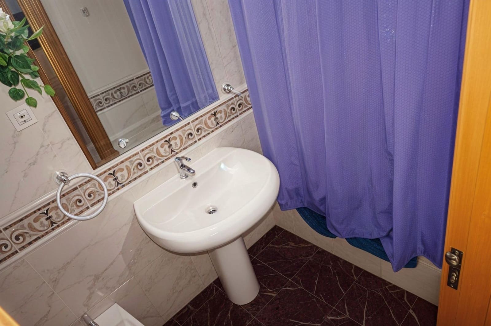 3 bedroom Flat for rent in Granada city - € 800 (Ref: 9967852)