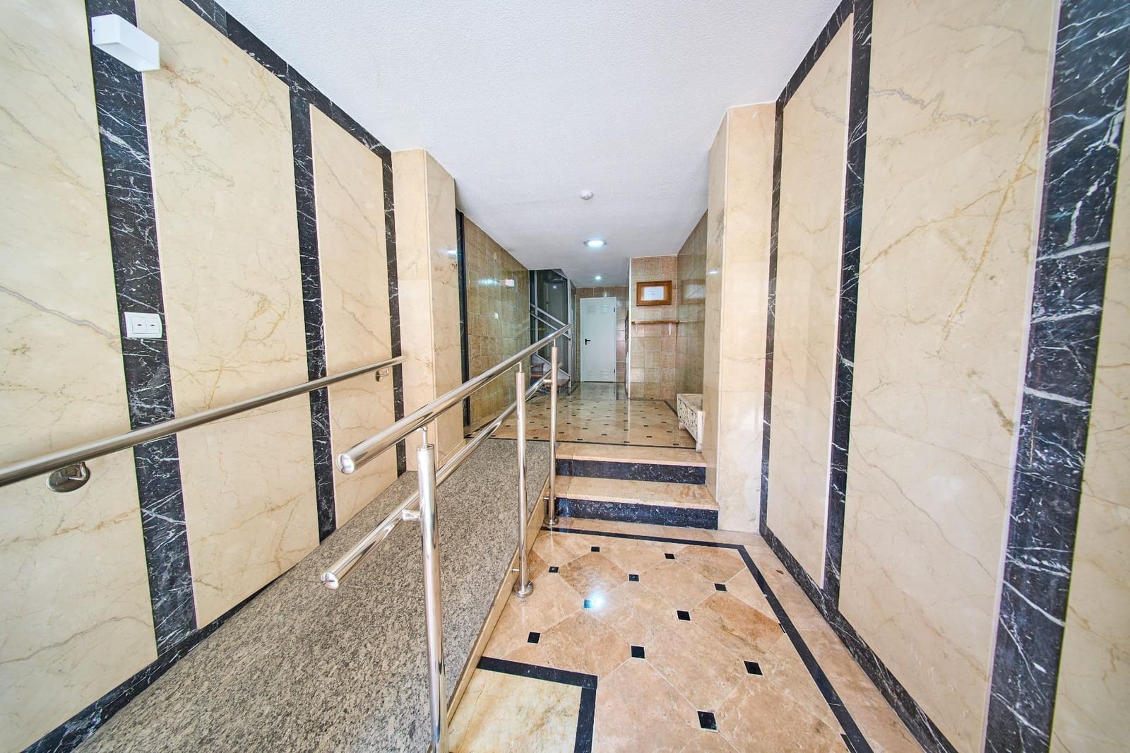 3 soverom Leilighet til salgs i Granada by - € 230 000 (Ref: 9970775)