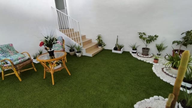 3 bedroom Semi-detached Villa for sale in La Zubia with garage - € 244,900 (Ref: 9970776)