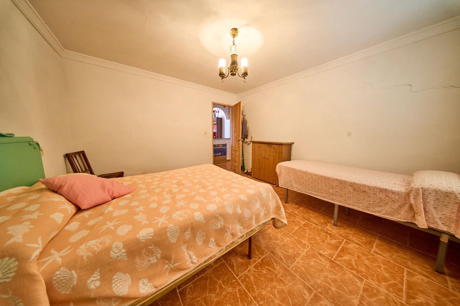 5 bedroom Finca/Country House for sale in Moraleda de Zafayona - € 180,000 (Ref: 9975598)