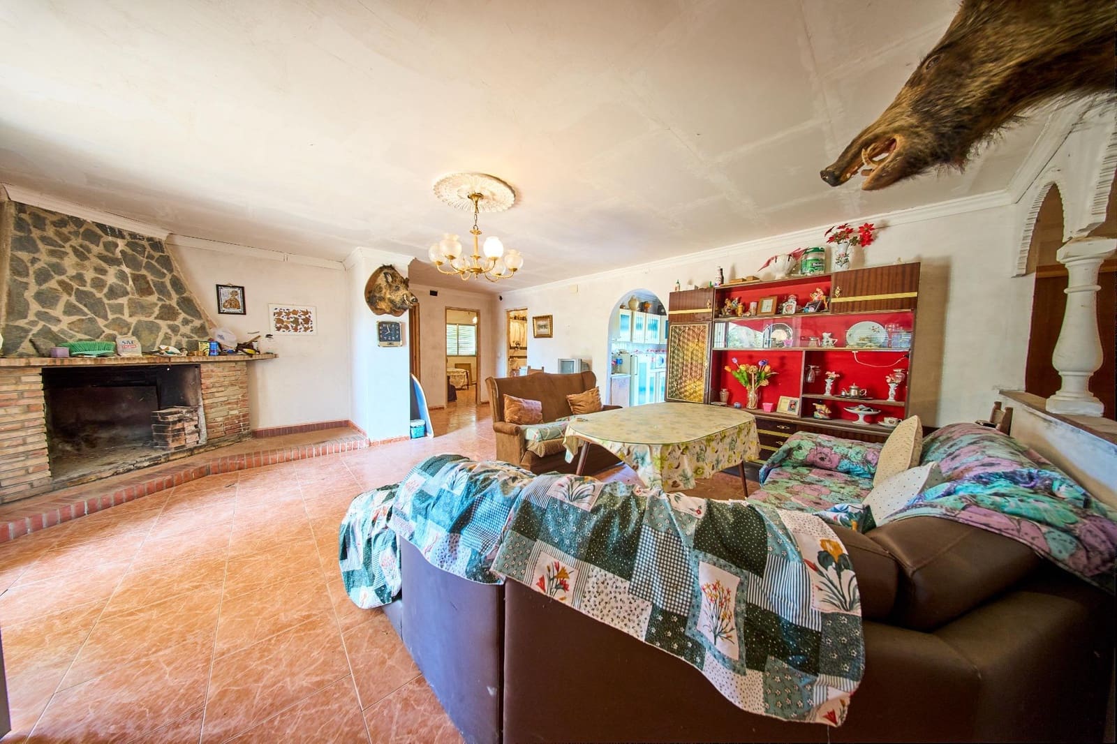 5 bedroom Finca/Country House for sale in Moraleda de Zafayona - € 180,000 (Ref: 9975598)