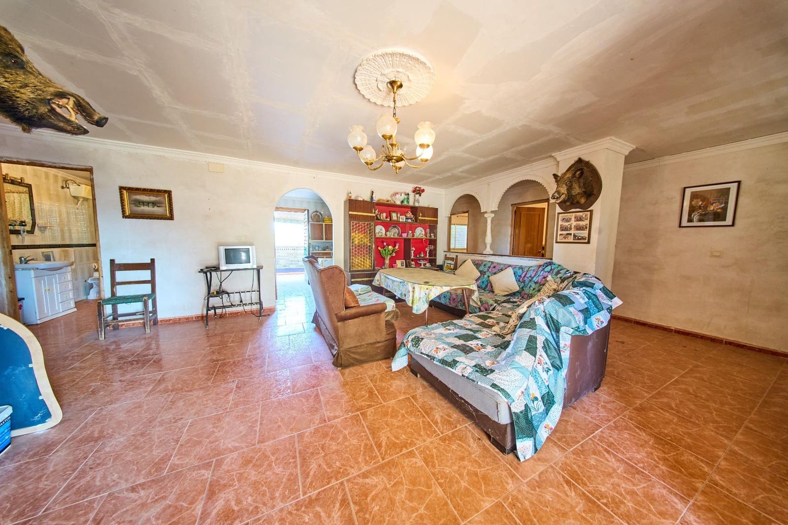 5 bedroom Finca/Country House for sale in Moraleda de Zafayona - € 180,000 (Ref: 9975598)