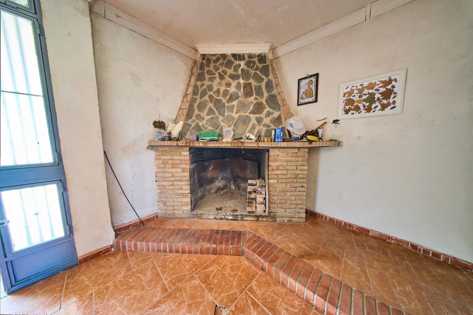 5 bedroom Finca/Country House for sale in Moraleda de Zafayona - € 180,000 (Ref: 9975598)