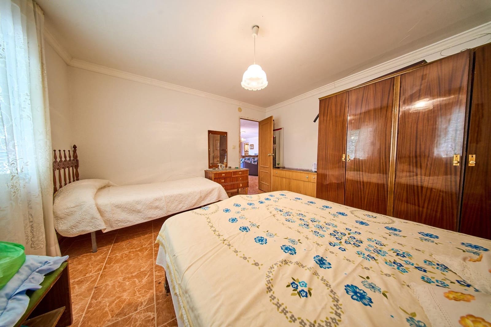5 bedroom Finca/Country House for sale in Moraleda de Zafayona - € 180,000 (Ref: 9975598)