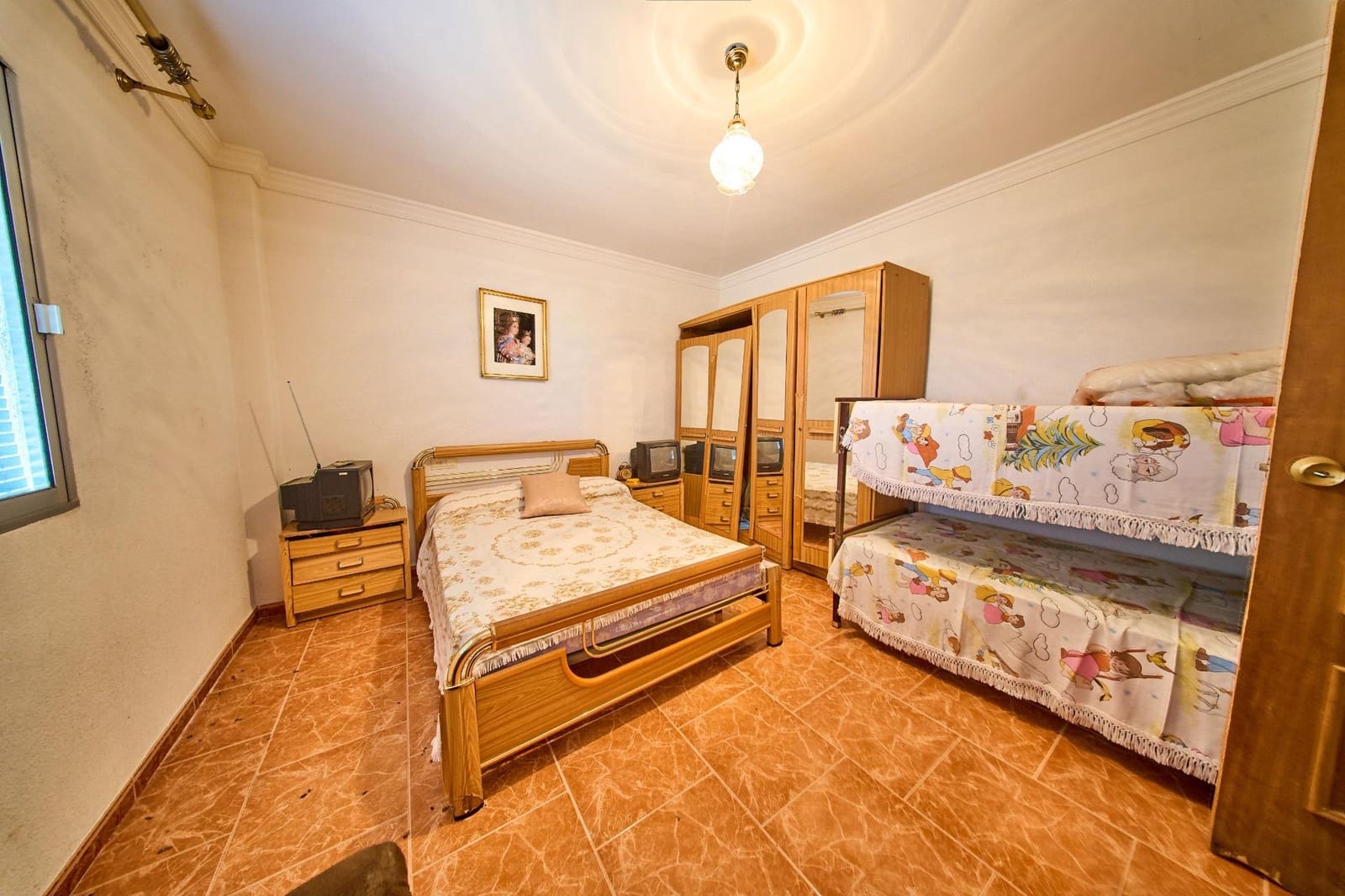5 bedroom Finca/Country House for sale in Moraleda de Zafayona - € 180,000 (Ref: 9975598)