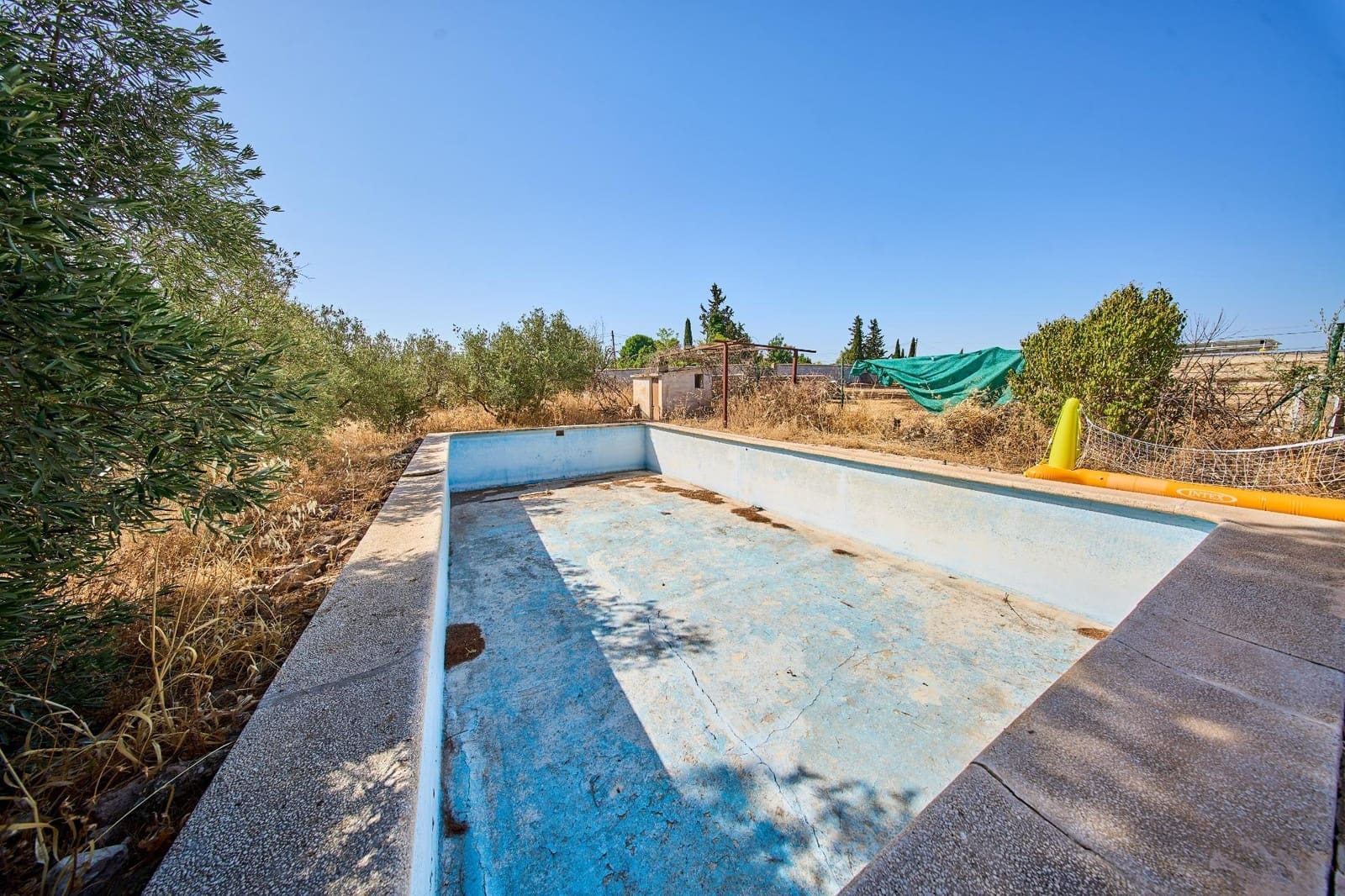 5 bedroom Finca/Country House for sale in Moraleda de Zafayona - € 180,000 (Ref: 9975598)