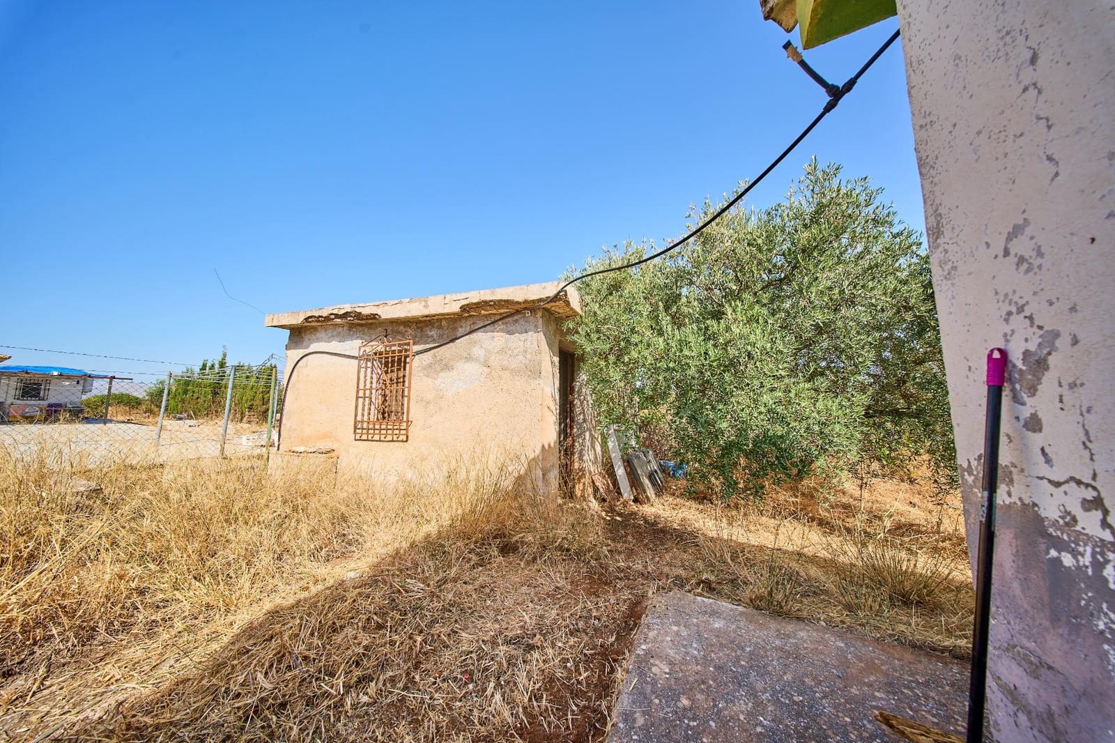 5 bedroom Finca/Country House for sale in Moraleda de Zafayona - € 180,000 (Ref: 9975598)