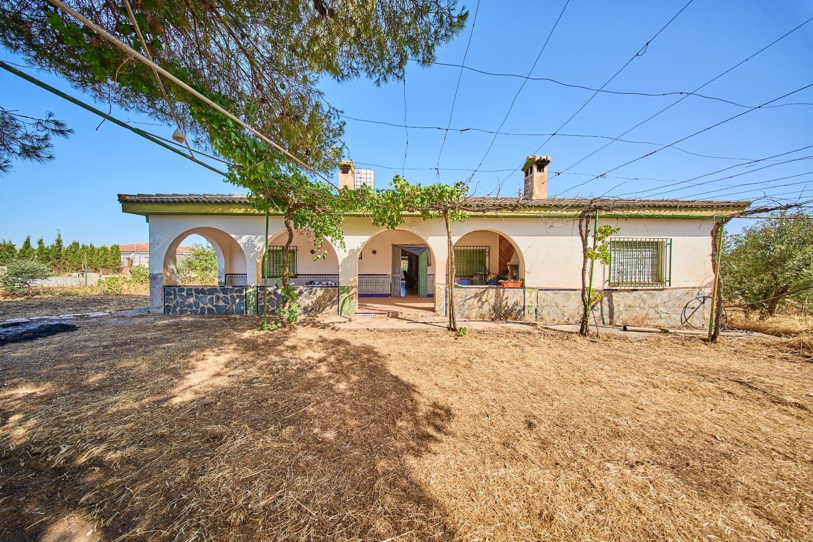 5 bedroom Finca/Country House for sale in Moraleda de Zafayona - € 180,000 (Ref: 9975598)