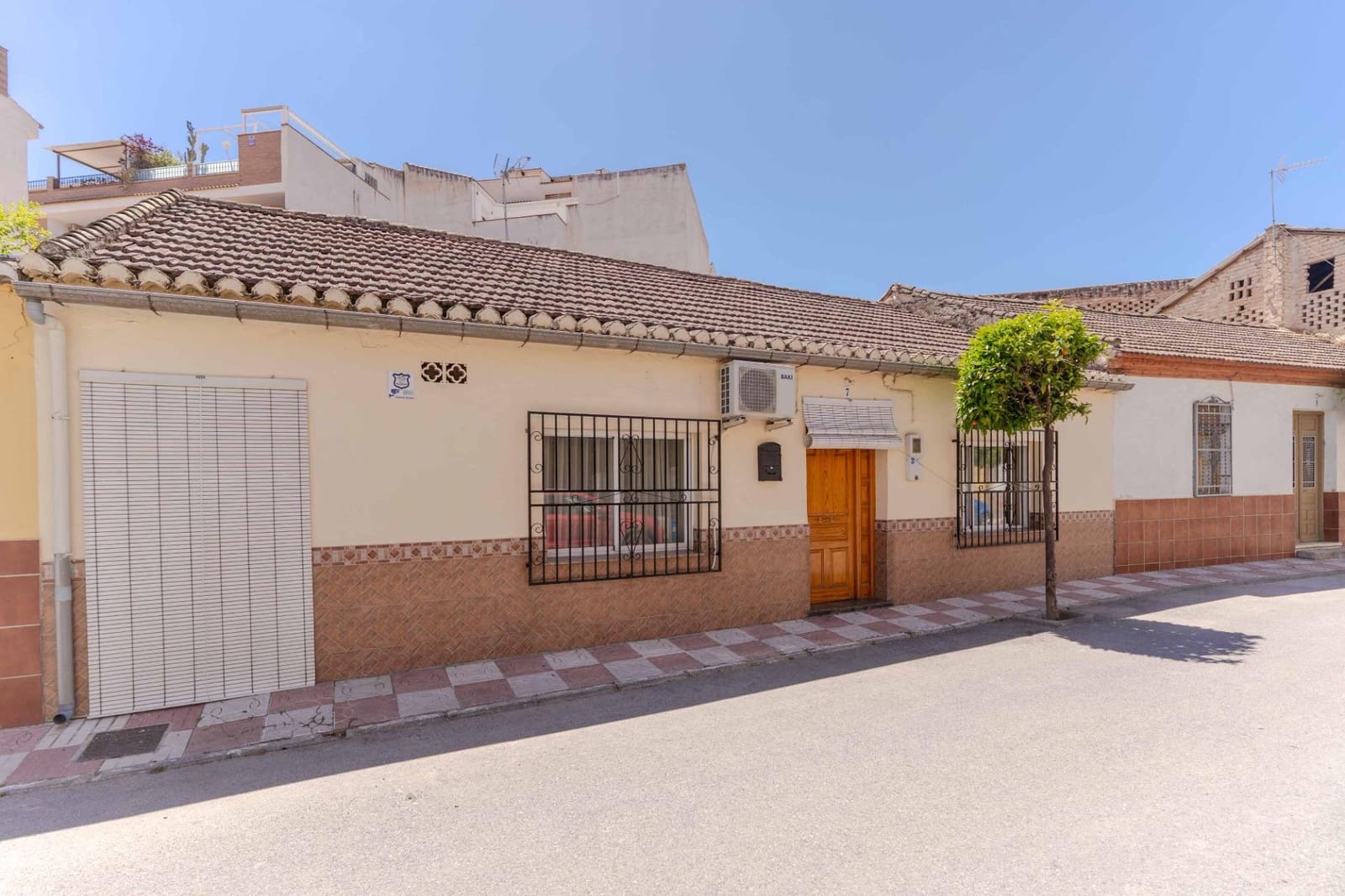 2 bedroom Townhouse for rent in Churriana de la Vega - € 895 (Ref: 9975599)