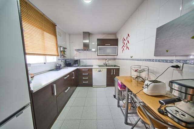 4 soveværelse Villa til salg i Gójar med swimmingpool garage - € 299.000 (Ref: 9977476)