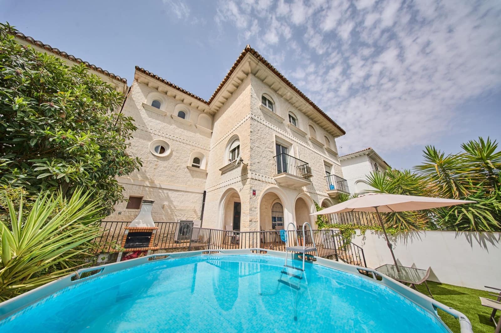4 Zimmer Villa zu verkaufen in Gojar mit Pool Garage - 299.000 € (Ref: 9977476)