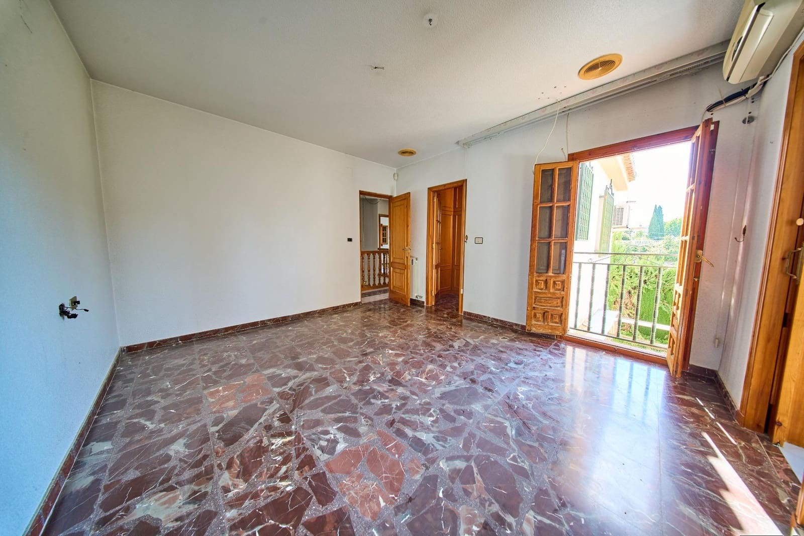 5 sypialnia Willa na sprzedaż w Ogijares z basenem - 420 000 € (Ref: 9977480)