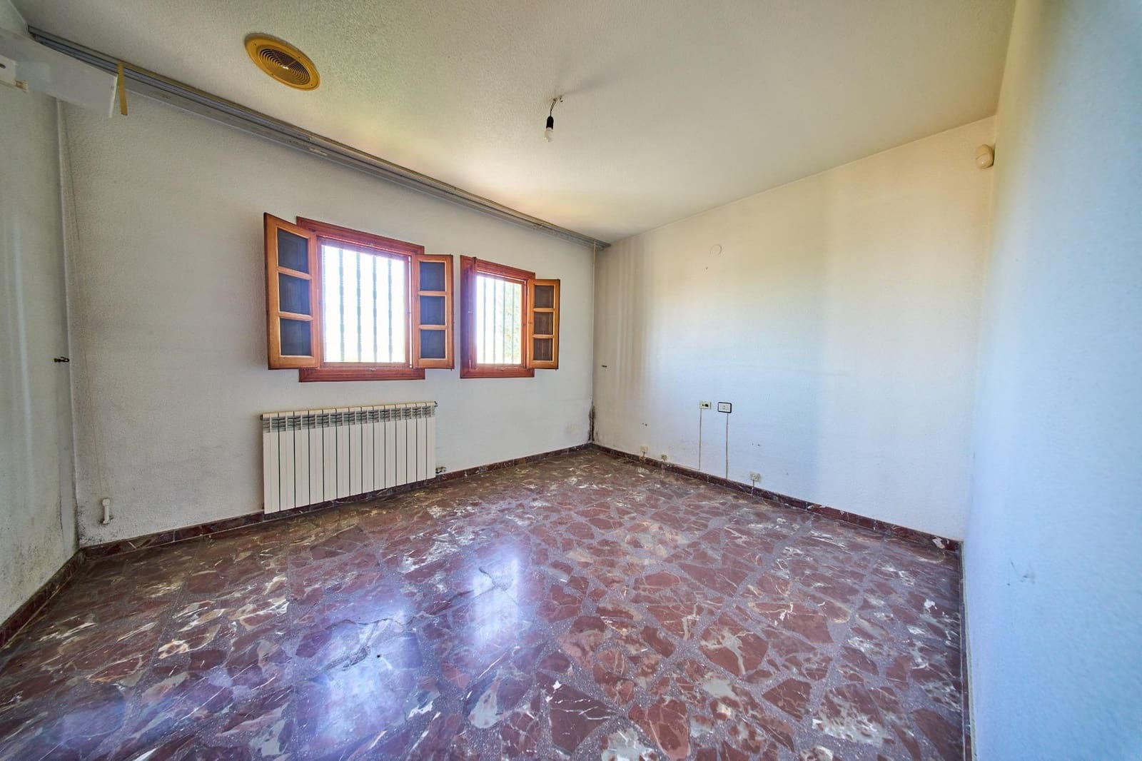 5 sypialnia Willa na sprzedaż w Ogijares z basenem - 420 000 € (Ref: 9977480)