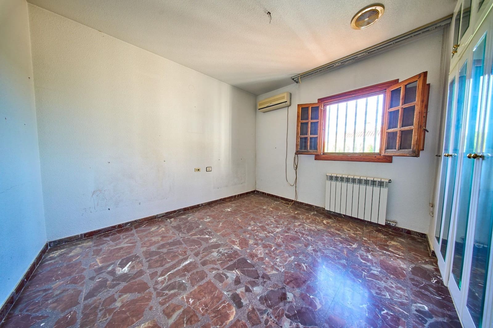 5 sypialnia Willa na sprzedaż w Ogijares z basenem - 420 000 € (Ref: 9977480)