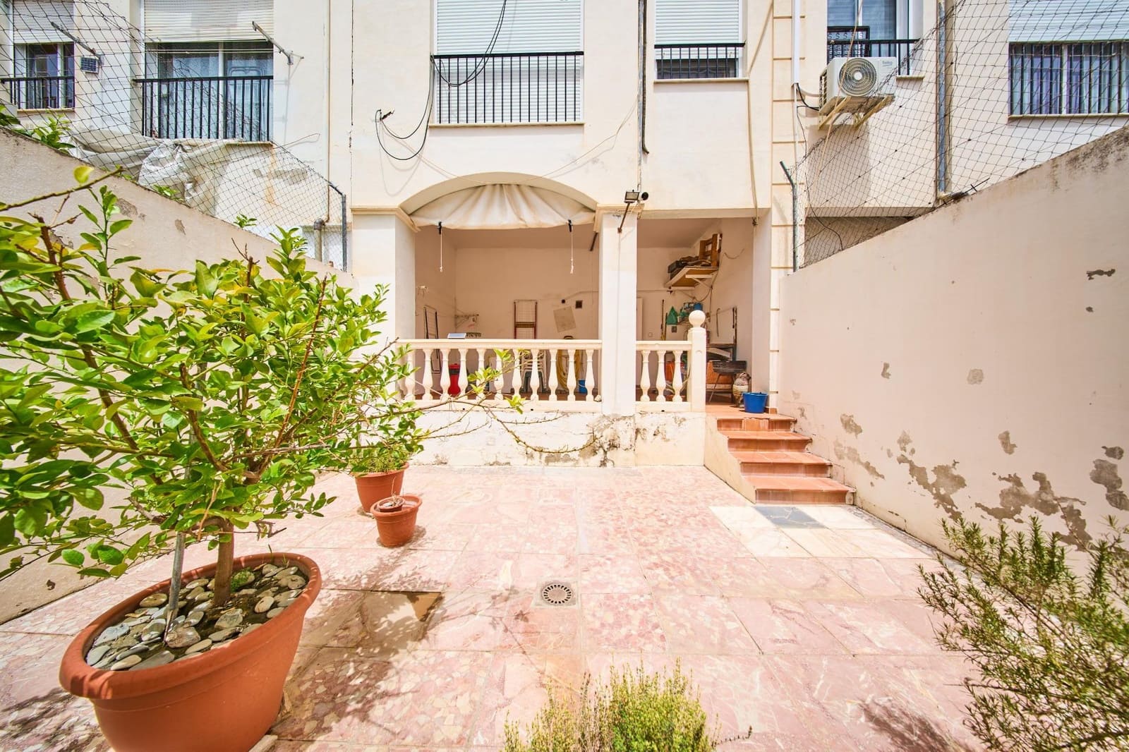 3 bedroom Terraced Villa for sale in Fuente Vaqueros with garage - € 178,500 (Ref: 9979036)