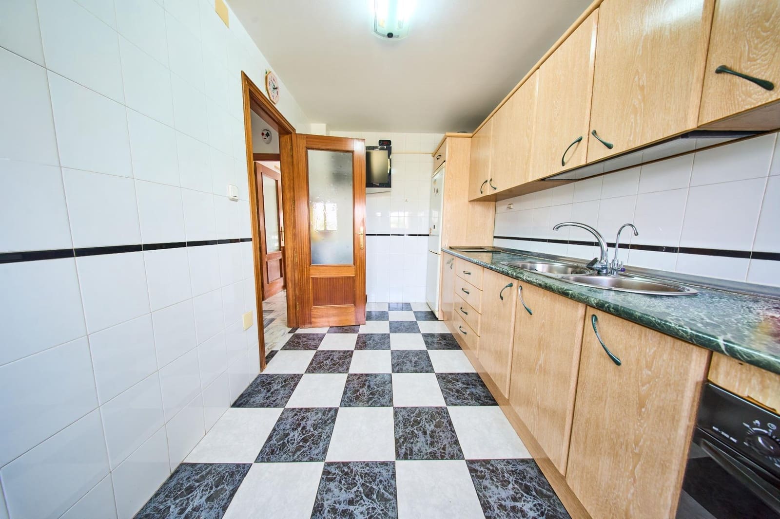 Adosado de 3 habitaciones en Fuente Vaqueros en venta con garaje - 178.500 € (Ref: 9979036)