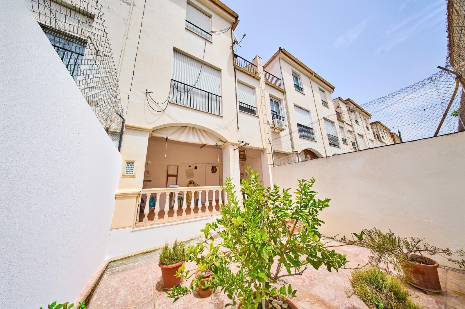 Adosado de 3 habitaciones en Fuente Vaqueros en venta con garaje - 178.500 € (Ref: 9979036)