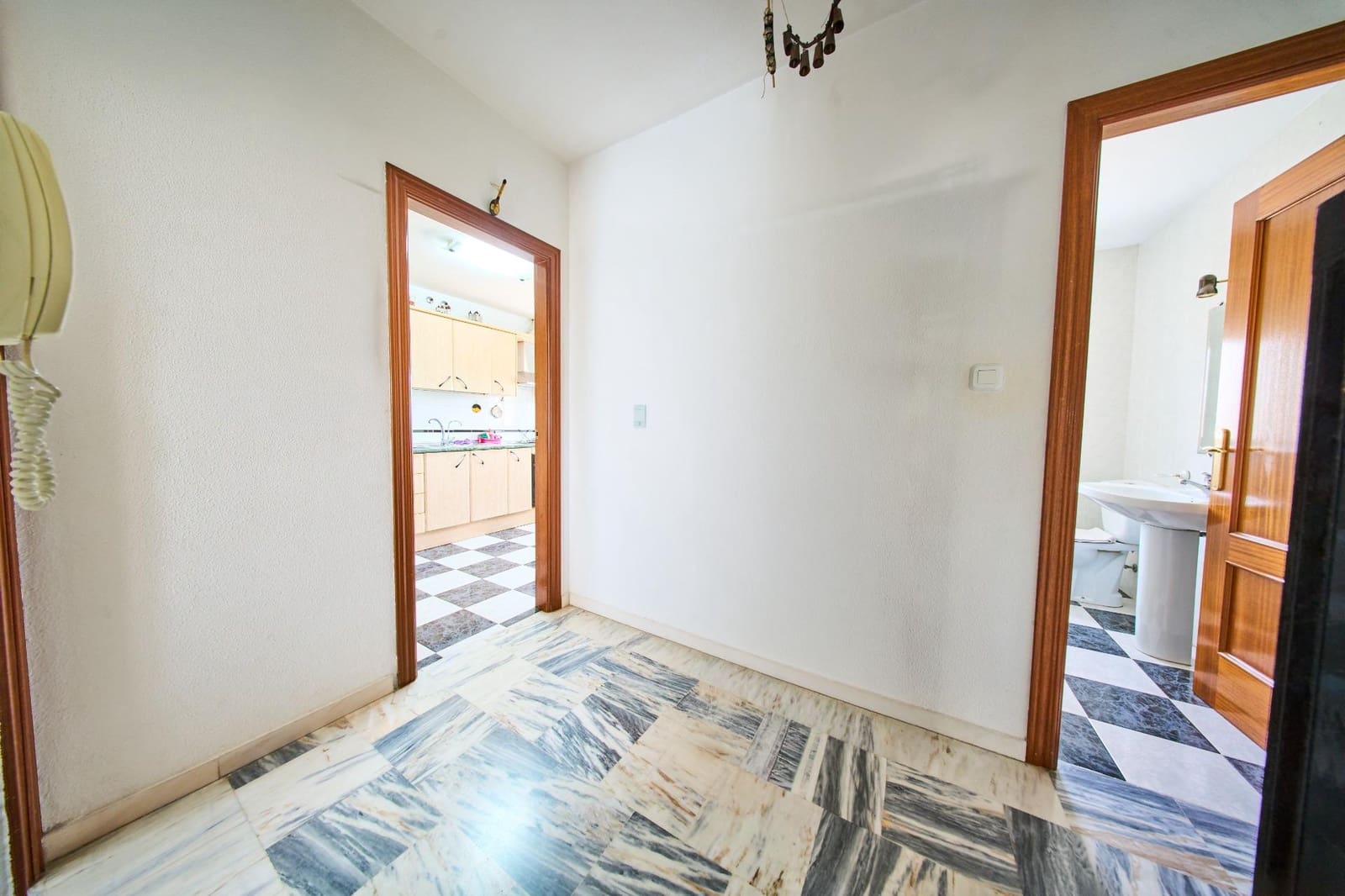 Adosado de 3 habitaciones en Fuente Vaqueros en venta con garaje - 178.500 € (Ref: 9979036)