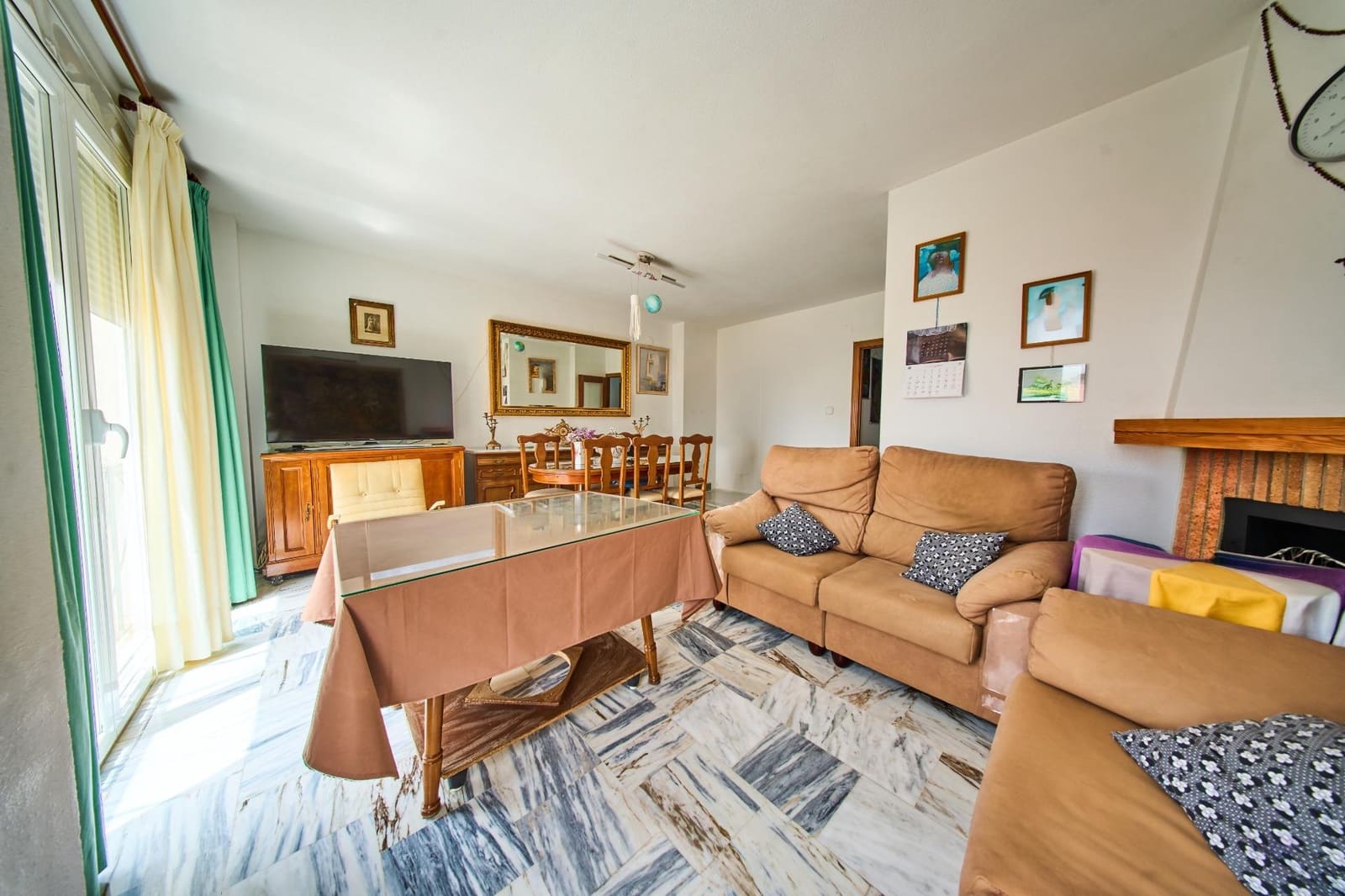 Adosado de 3 habitaciones en Fuente Vaqueros en venta con garaje - 178.500 € (Ref: 9979036)
