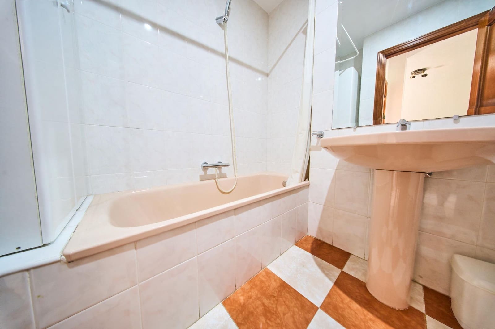 Adosado de 3 habitaciones en Fuente Vaqueros en venta con garaje - 178.500 € (Ref: 9979036)