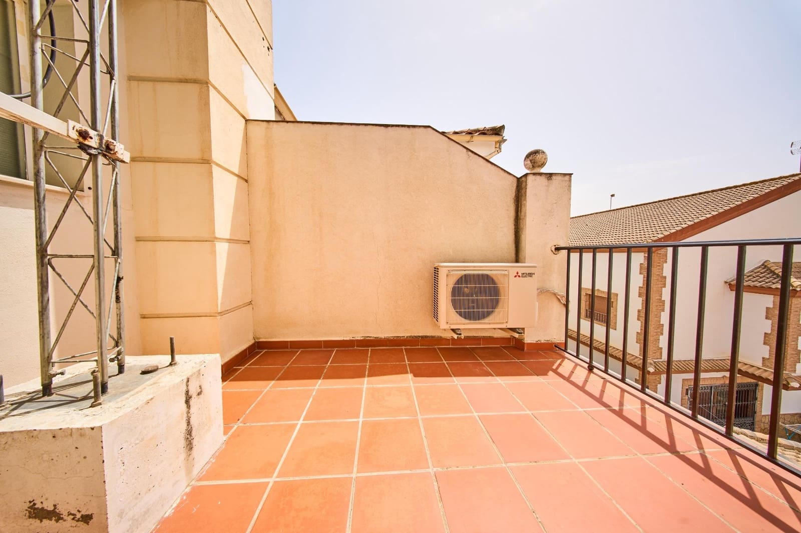 Adosado de 3 habitaciones en Fuente Vaqueros en venta con garaje - 178.500 € (Ref: 9979036)