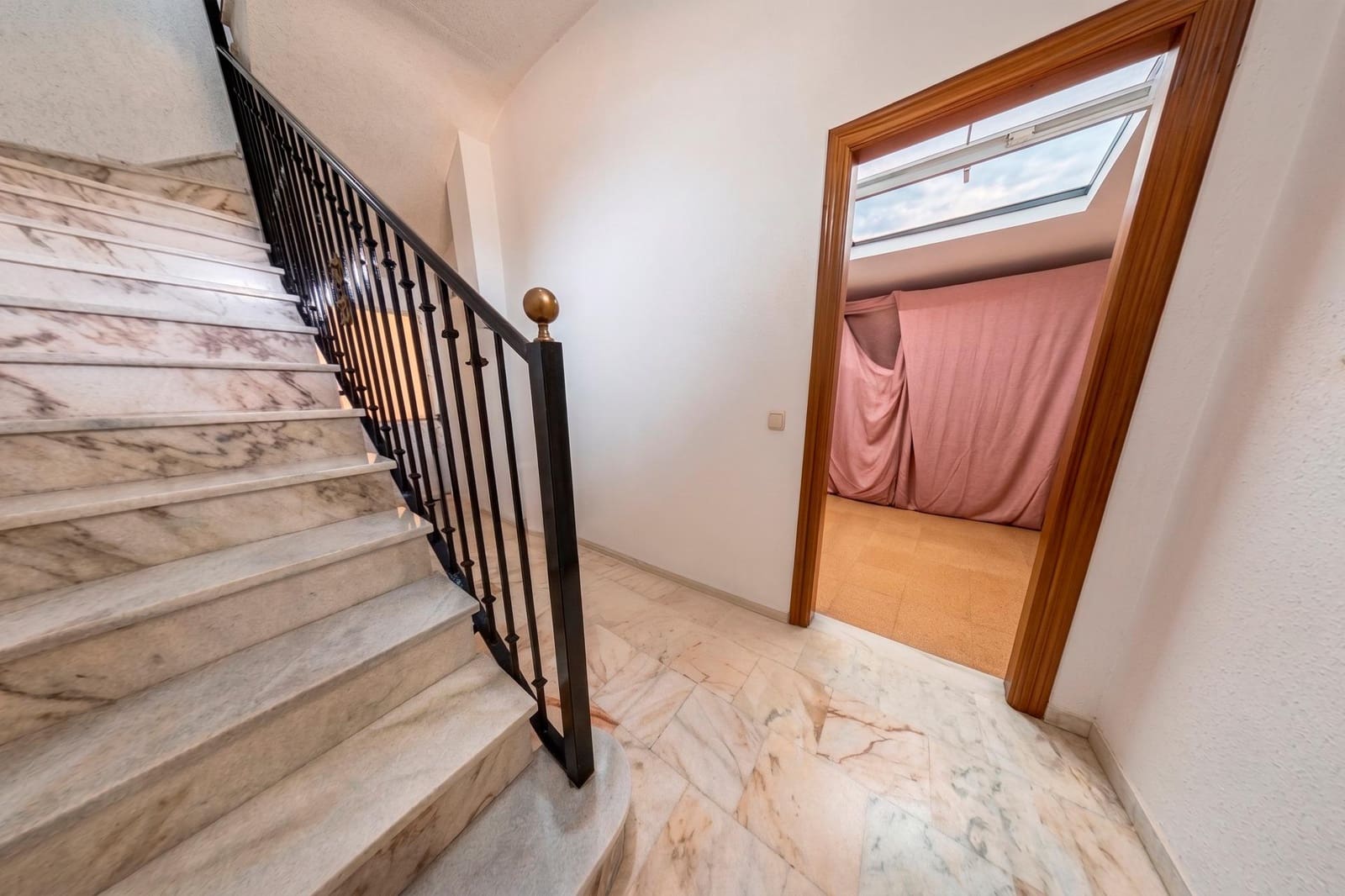 Adosado de 3 habitaciones en Fuente Vaqueros en venta con garaje - 178.500 € (Ref: 9979036)