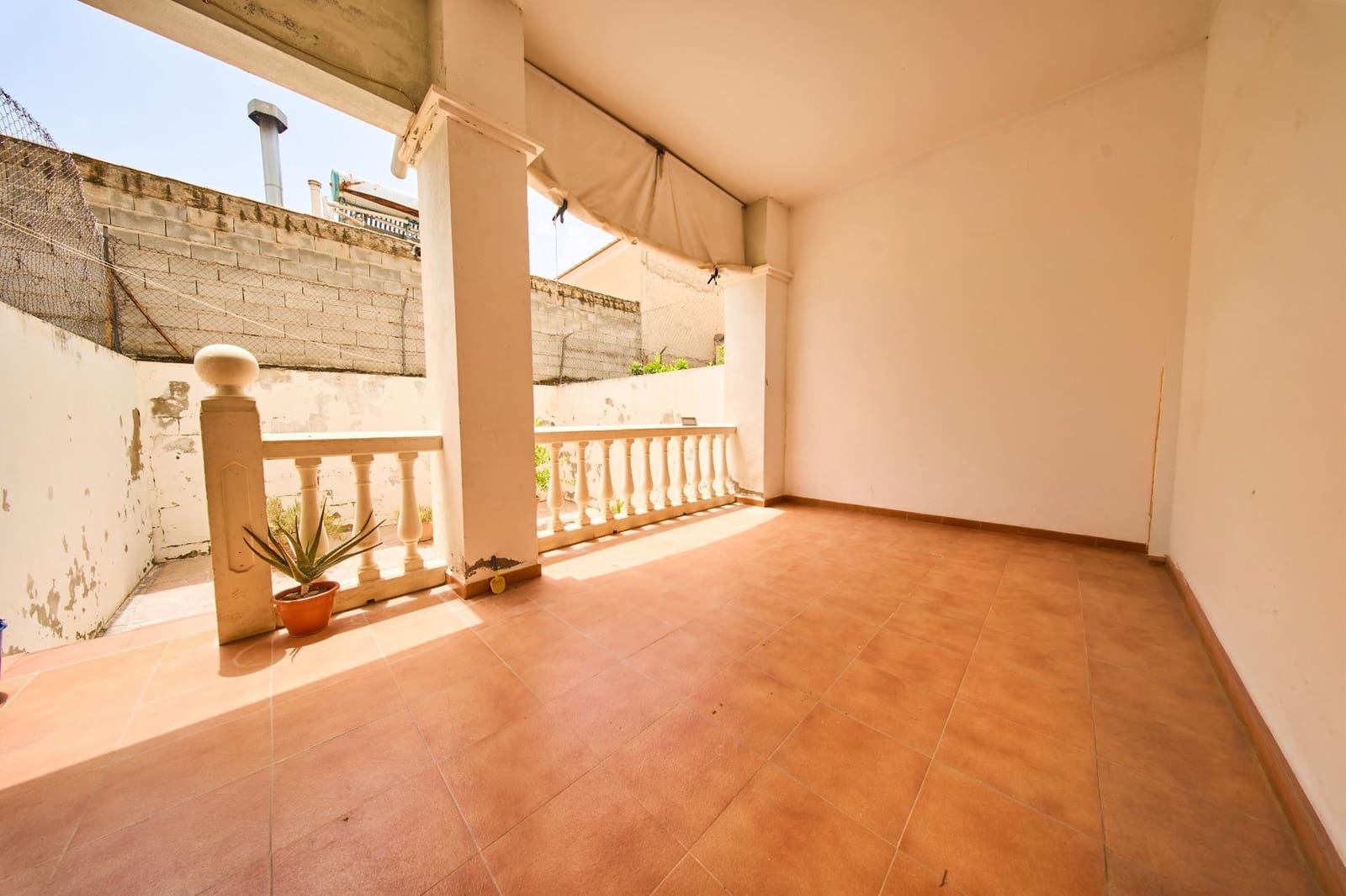 Adosado de 3 habitaciones en Fuente Vaqueros en venta con garaje - 178.500 € (Ref: 9979036)