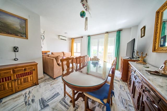Adosado de 3 habitaciones en Fuente Vaqueros en venta con garaje - 178.500 € (Ref: 9979036)