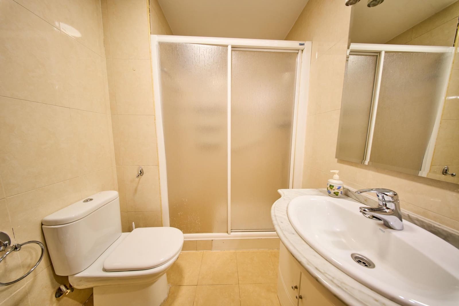 4 camera da letto Appartamento da affittare in Granada citta con garage - 1.100 € (Rif: 9979037)