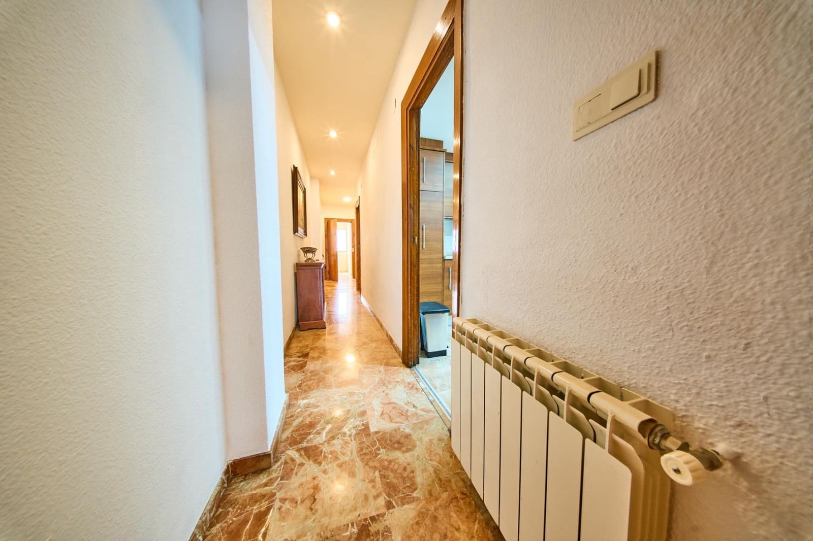 4 camera da letto Appartamento da affittare in Granada citta con garage - 1.100 € (Rif: 9979037)