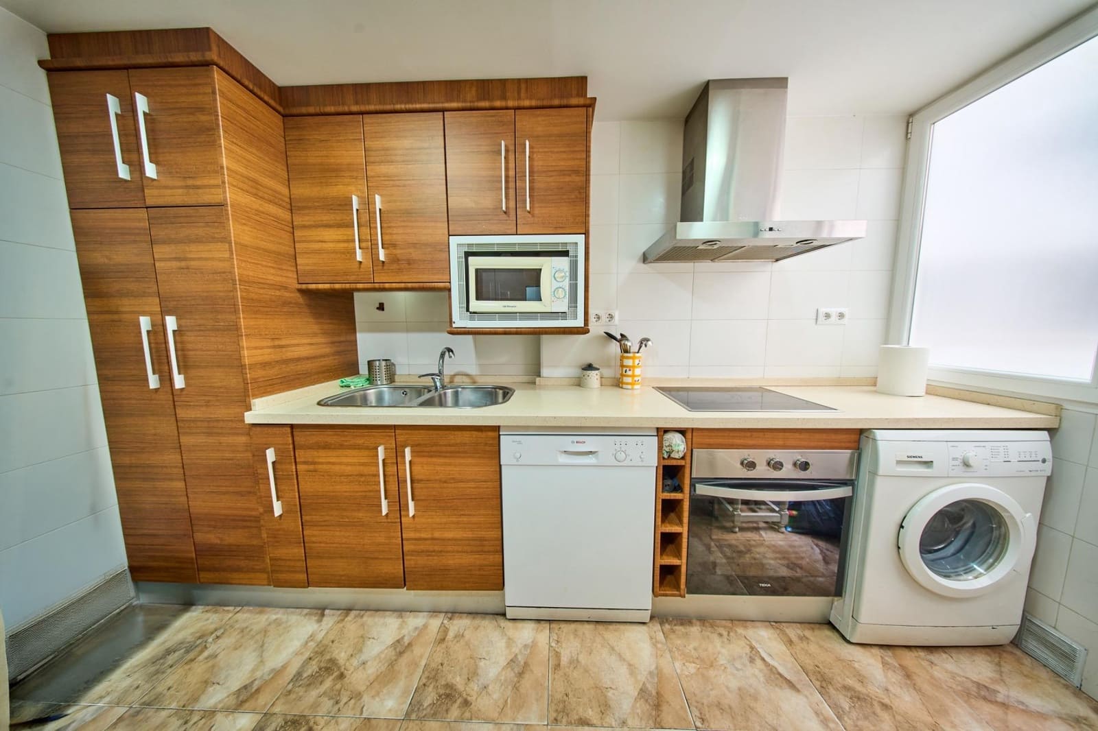 4 camera da letto Appartamento da affittare in Granada citta con garage - 1.100 € (Rif: 9979037)