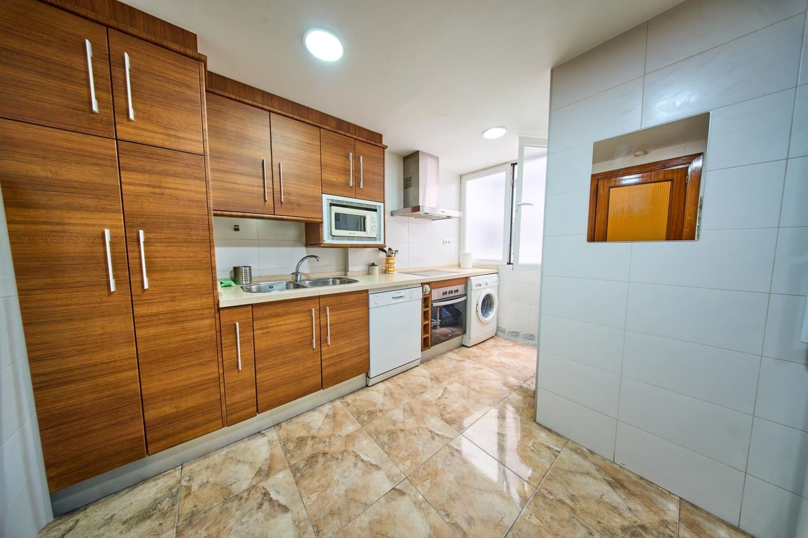 4 camera da letto Appartamento da affittare in Granada citta con garage - 1.100 € (Rif: 9979037)