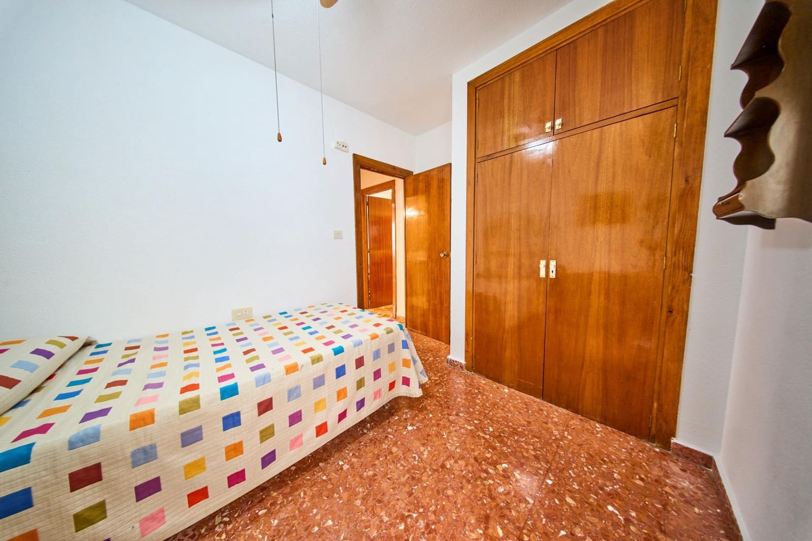 4 camera da letto Appartamento da affittare in Granada citta con garage - 1.100 € (Rif: 9979037)