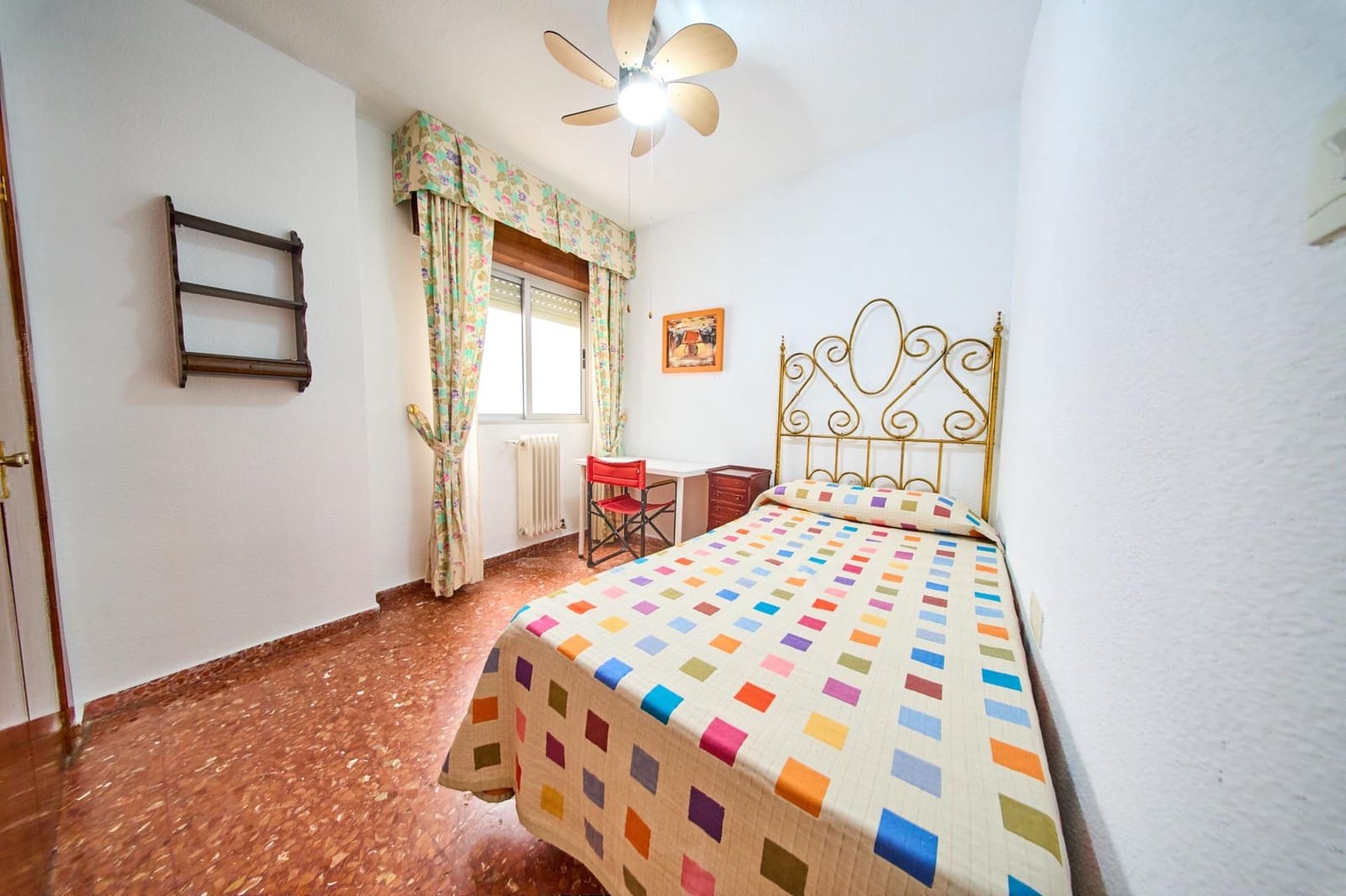 4 camera da letto Appartamento da affittare in Granada citta con garage - 1.100 € (Rif: 9979037)