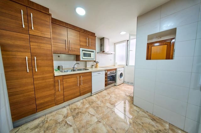 4 camera da letto Appartamento da affittare in Centro, Granada città con garage - 1.100 € (Rif: 9979037)