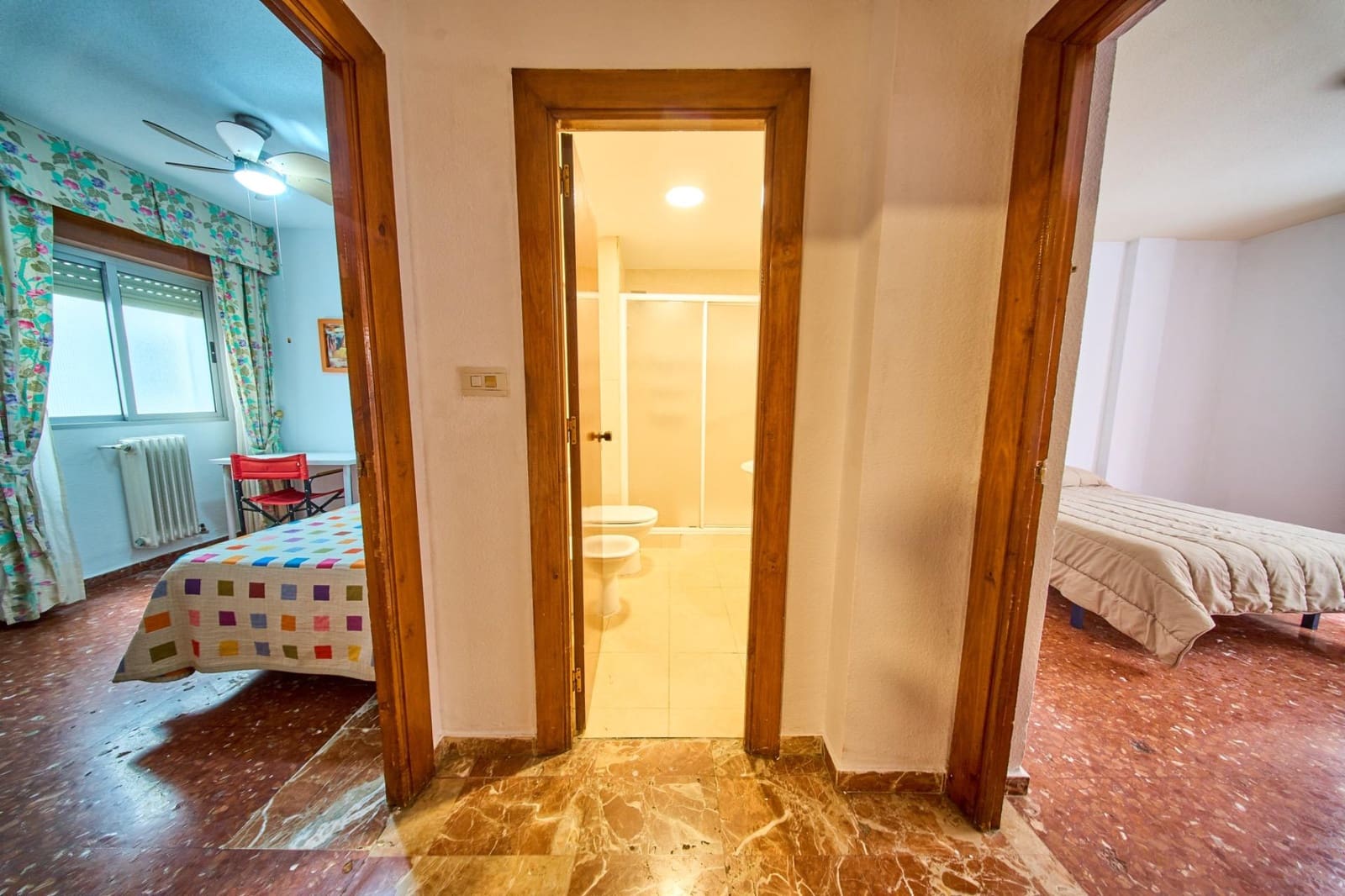4 camera da letto Appartamento da affittare in Granada citta con garage - 1.100 € (Rif: 9979037)
