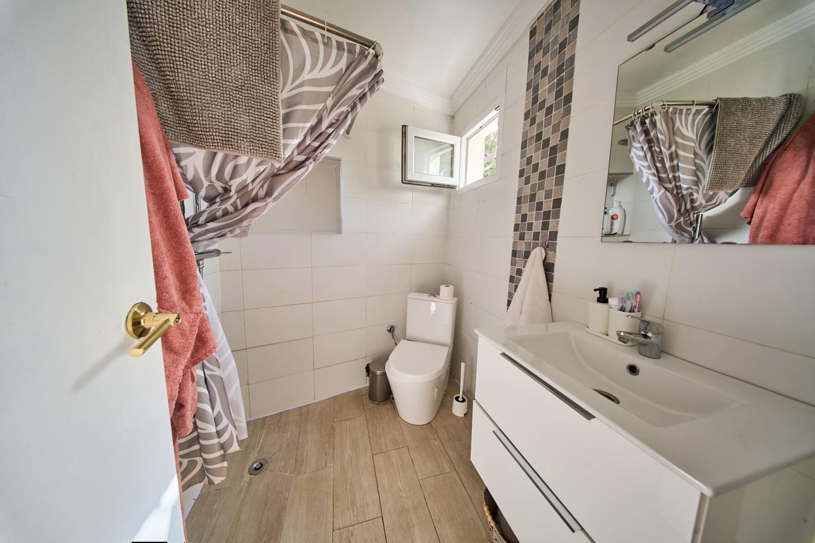 3 soveværelse Finca/Landehus til salg i Otura med swimmingpool - € 550.000 (Ref: 9985127)