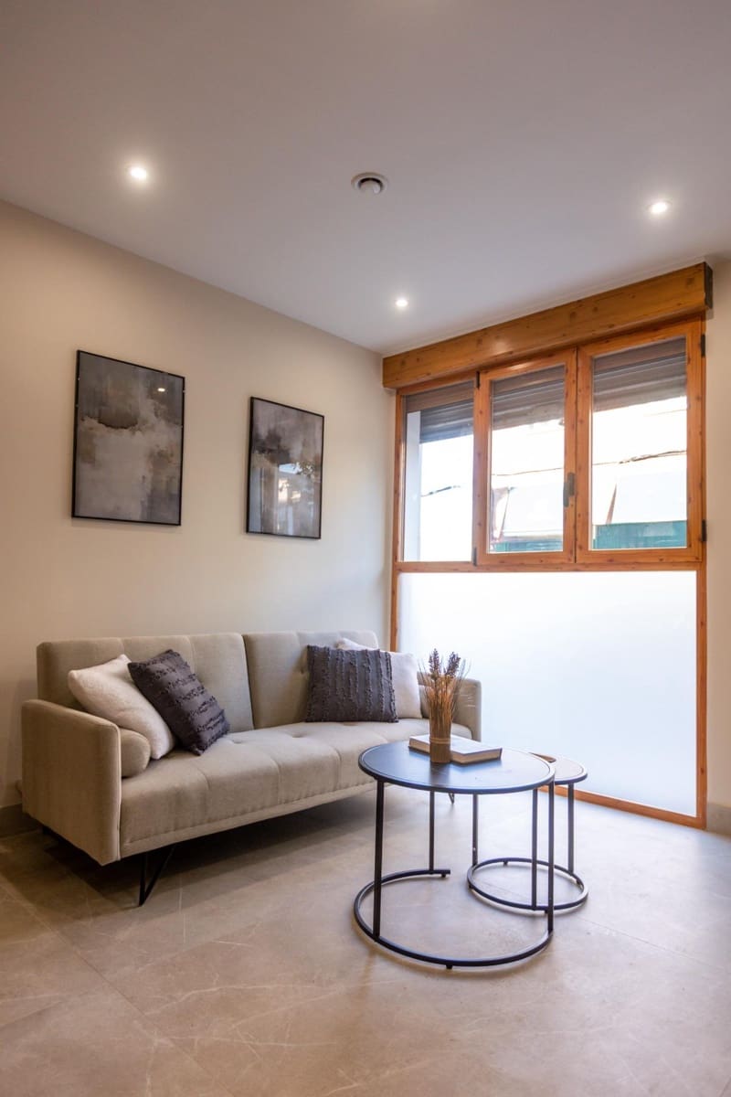 Vind till salu i Granada stad - 132 500 € (Ref: 9985128)