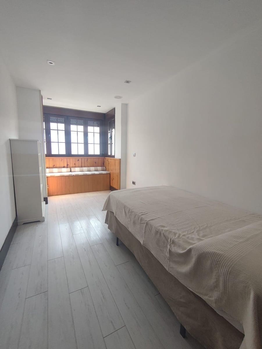 Appartement de 3 chambres à louer à Grenade ville - 850 € (Ref: 9986984)