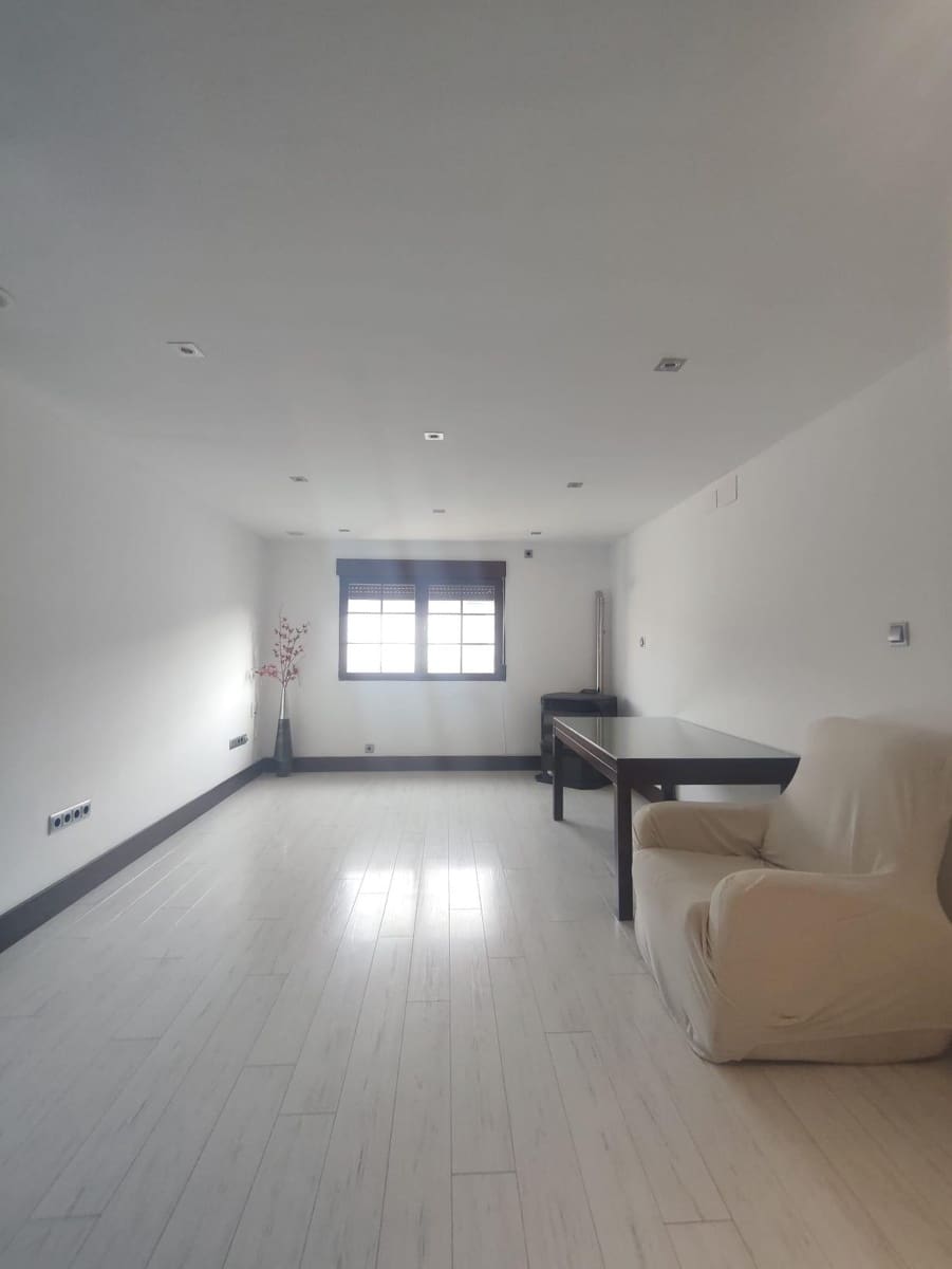 Appartement de 3 chambres à louer à Grenade ville - 850 € (Ref: 9986984)